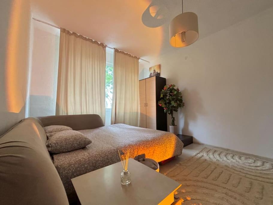 Appartamento Deluxe Plovdiv Esterno foto